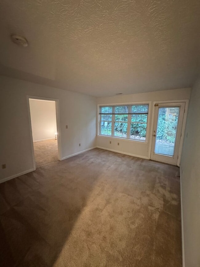 Building Photo - Single level duplex