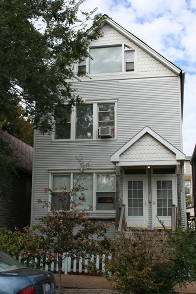 Building Photo - 2306 N Hoyne Ave