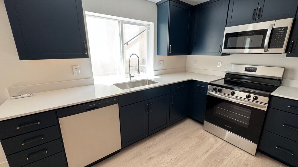 Building Photo - 15069 S Peace Dr