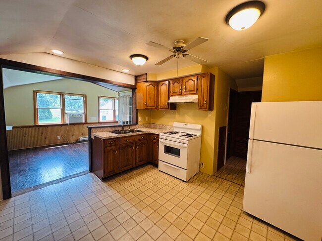 Building Photo - 42 Cupola Rd
