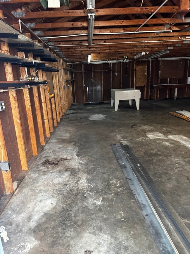 Building Photo - 5667 Turner Dr