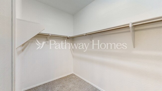 Building Photo - 43448 Askew Dr