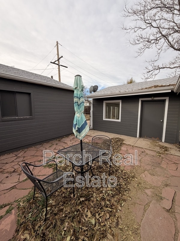 Building Photo - 107 S Kendall St