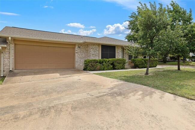 Building Photo - 1714 Shadowview Dr