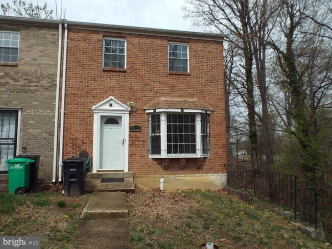 Building Photo - 5501 Rollins Ln