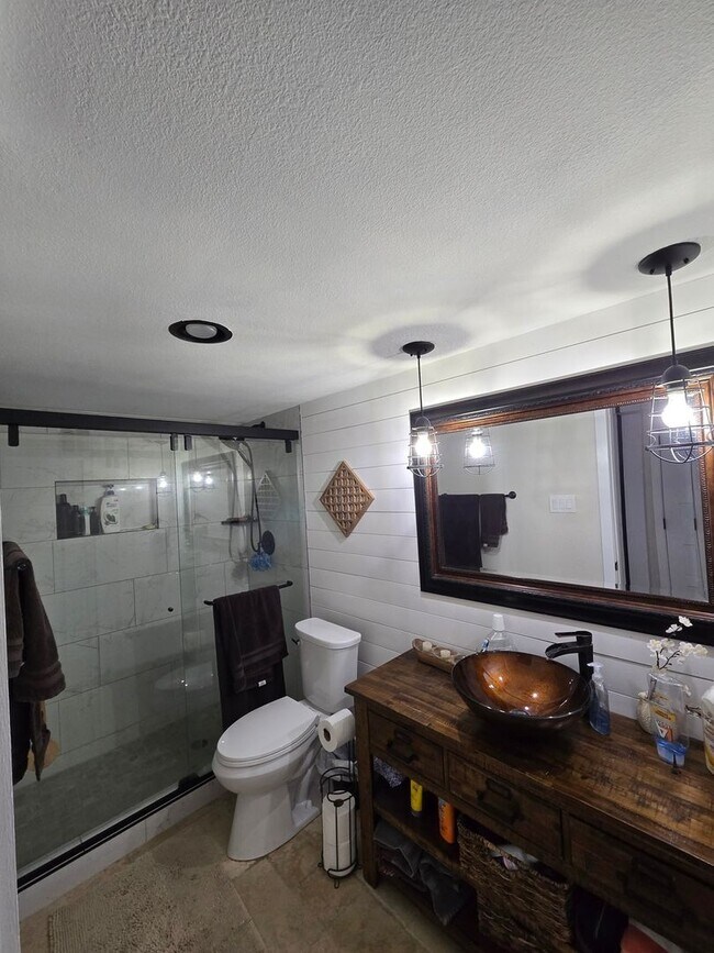 Building Photo - Charming 3BR condo in Austin