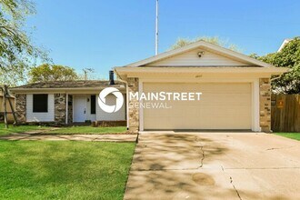 Building Photo - 3 Bedroom Pet-Friendly Home in Irving, TX with Main Street Renewal
