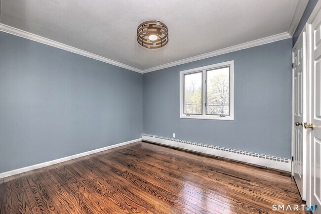 Building Photo - 31 Shawnee Rd