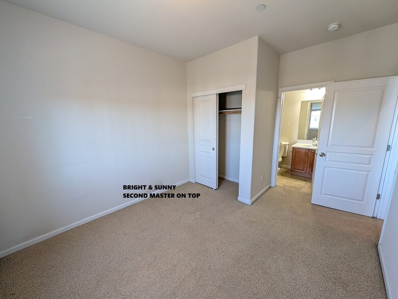 Building Photo - 1319 De Altura Common