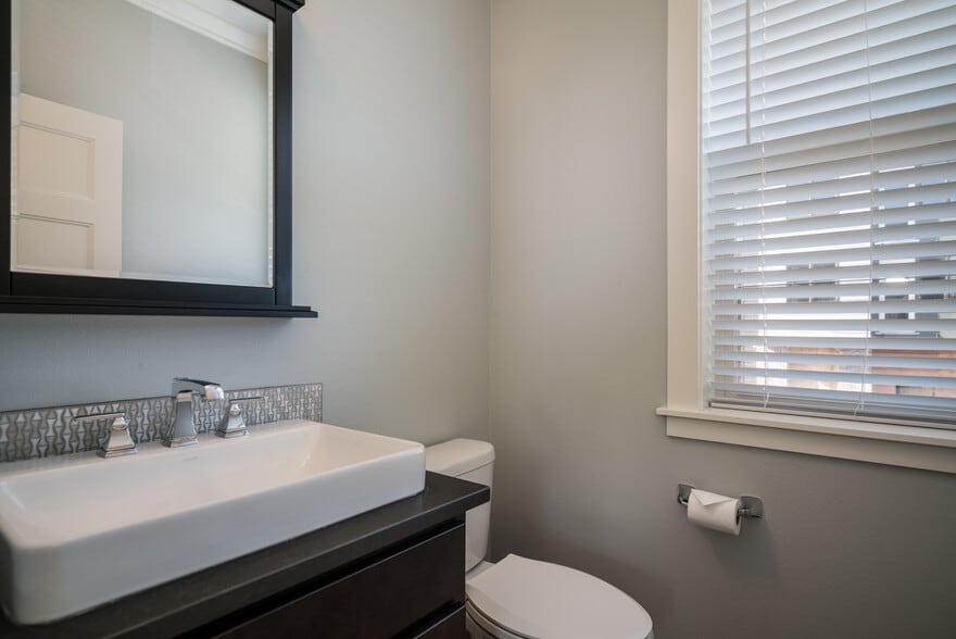 bathroom - 1605 SE Yukon St