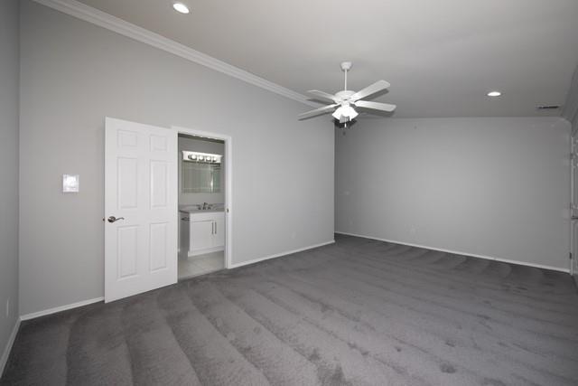 Building Photo - 260 Village Green Dr