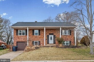 Building Photo - 220 Garnett Rd