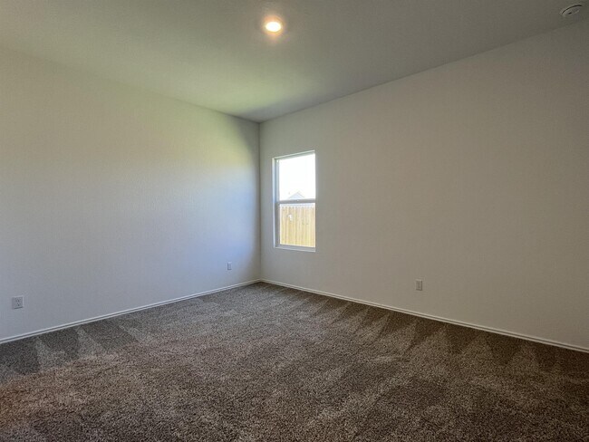 Building Photo - 312 Freshwater Dr