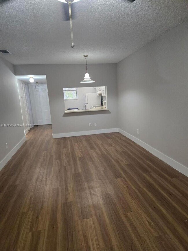 Building Photo - 15701 W Waterside Cir