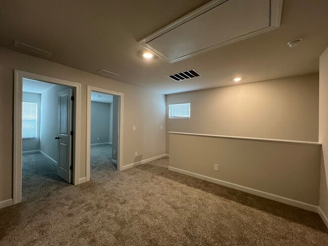 Building Photo - 1360 Fallen Acorn Ln