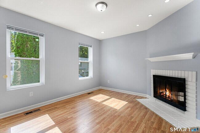 Building Photo - 124 Branca Ct