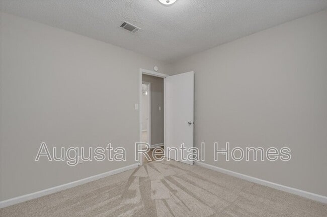 Building Photo - 2314 Rutherford Ave