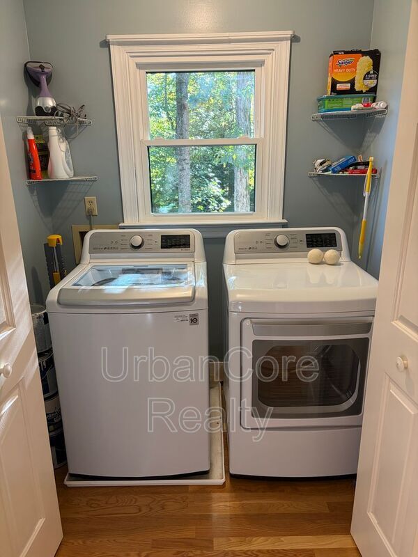 Building Photo - 7949 Flag Tail Dr