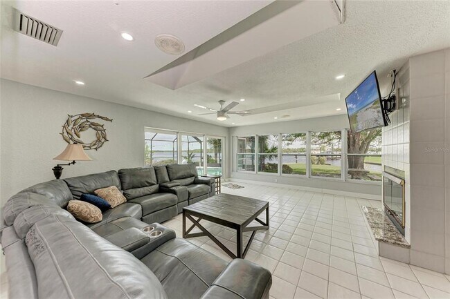 Building Photo - 3376 Peace River Dr