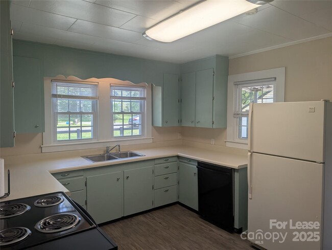 Building Photo - 177 Rinehardt Rd