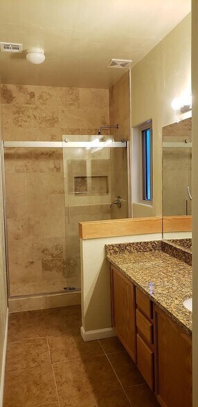 Building Photo - 5400 N Mesquite Bosque Way