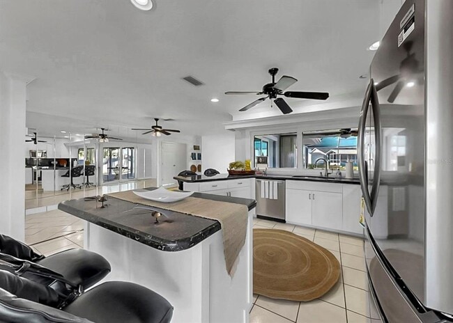 Building Photo - 6344 Cottonwood Ln