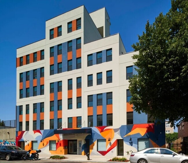 Building Photo - 951 Madison St