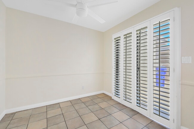 Building Photo - 72309 Blueridge Ct