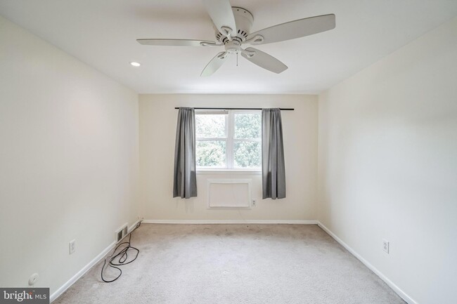Building Photo - 5429 Houghton Pl