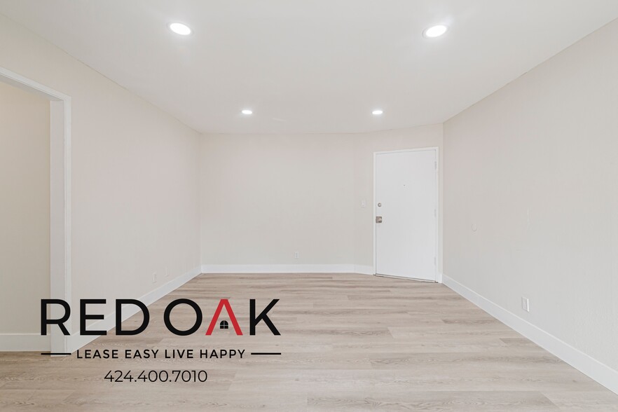 Building Photo - 7350 Hazeltine Ave