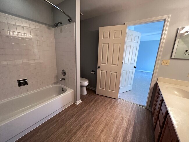 Building Photo - 1120 Mallory Ct