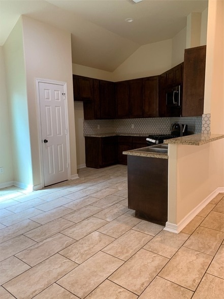 Building Photo - 14914 Darbydale Dr