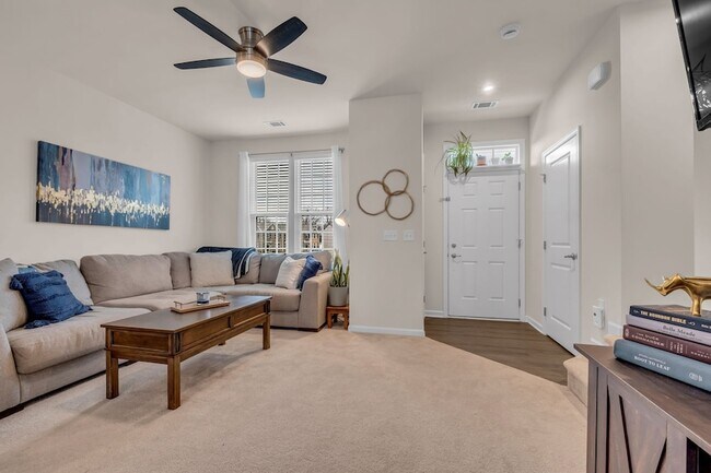 Building Photo - 420 Park Ave