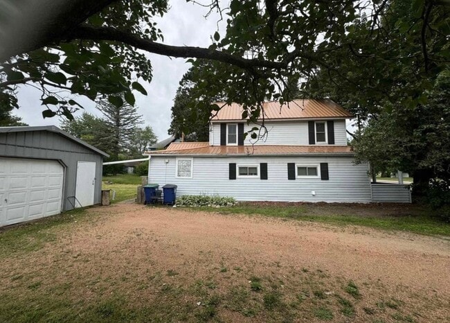 Building Photo - 409 Cedar St