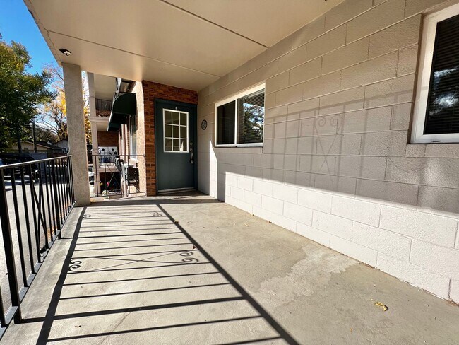 Building Photo - Charming Home Near CSU Campus – Move-In Re...