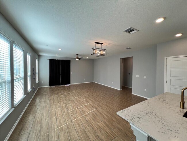Building Photo - 6516 Carriage Pines Dr
