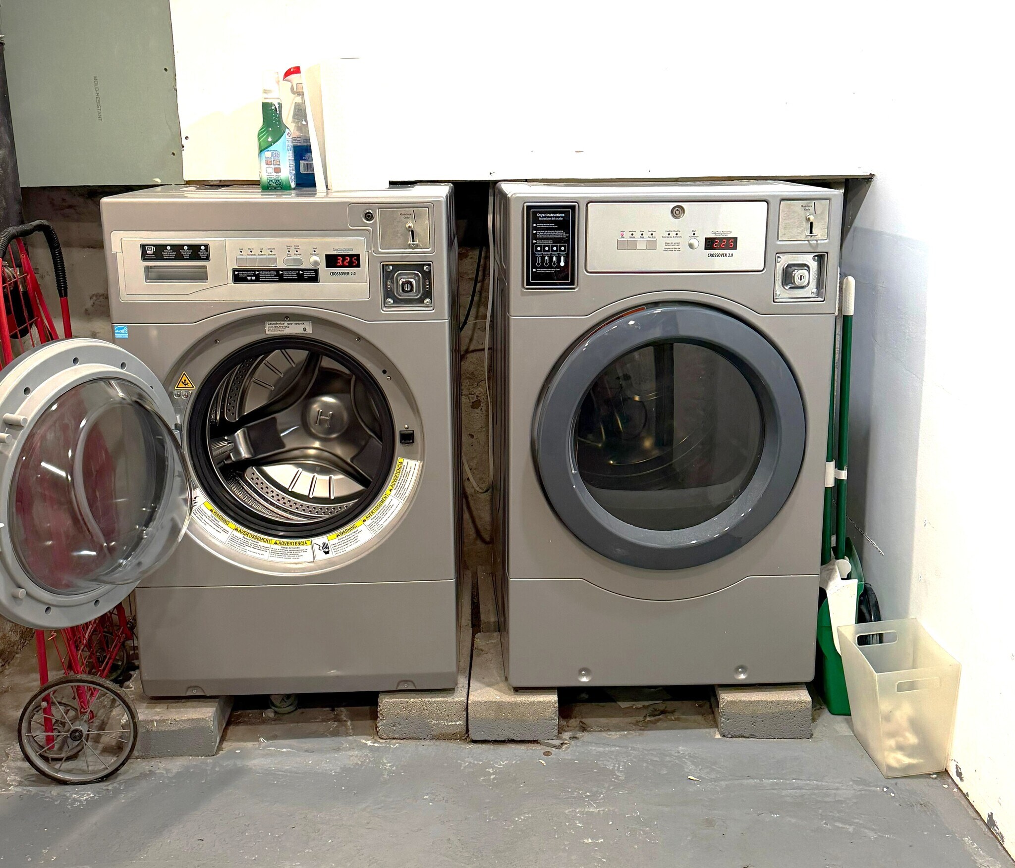 Building Photo - 446A Hancock St