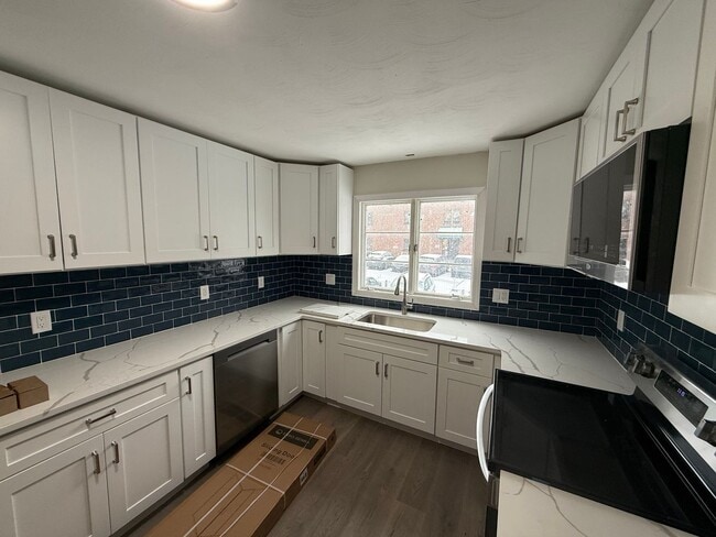 Building Photo - 82-84 Oxford Street