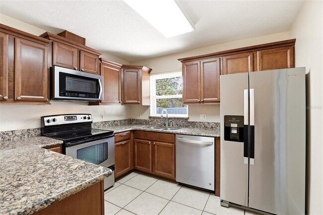 Building Photo - 125 W 5th St