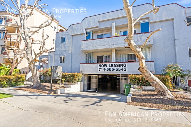 Building Photo - 10380 Almayo Ave