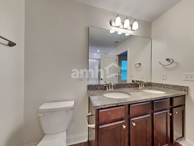 Building Photo - 121 Sweet Gum Dr