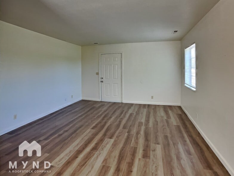 Building Photo - 540 Monroe St