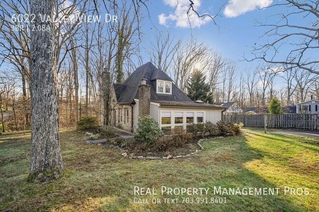 Building Photo - 6022 Valley View Dr