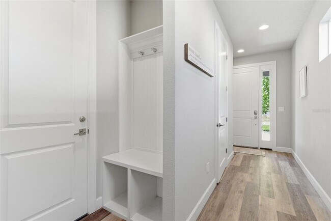 Building Photo - 3902 W Everett Ave