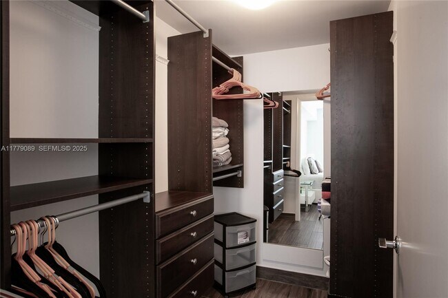 Building Photo - 1830 S Ocean Dr