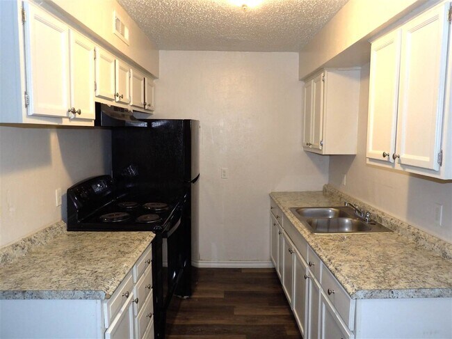 Building Photo - 2107 NW 38th St