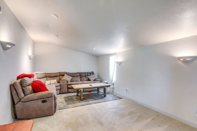 Building Photo - Charming 2Bed 2bath House in Denver
