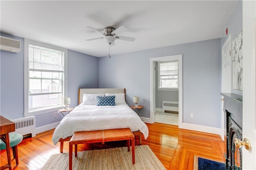 Building Photo - 32 Catherine St