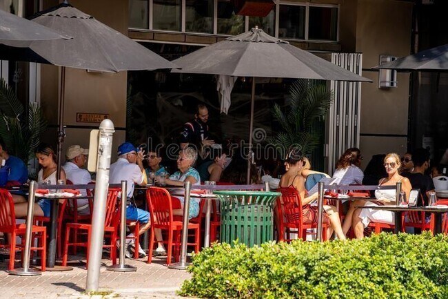 Building Photo - 110 SE 2nd St