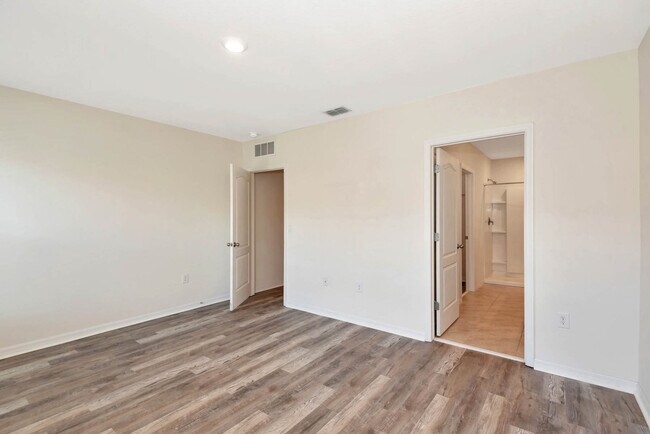 Building Photo - 8 Bella Oaks Dr